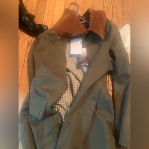 In loom Men's Green Jacket with Brown Collar